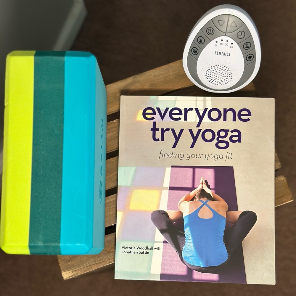 🧘‍♀️Yoga Bundle – Gaiam Block, Sound Machine & Book🧘‍♂️